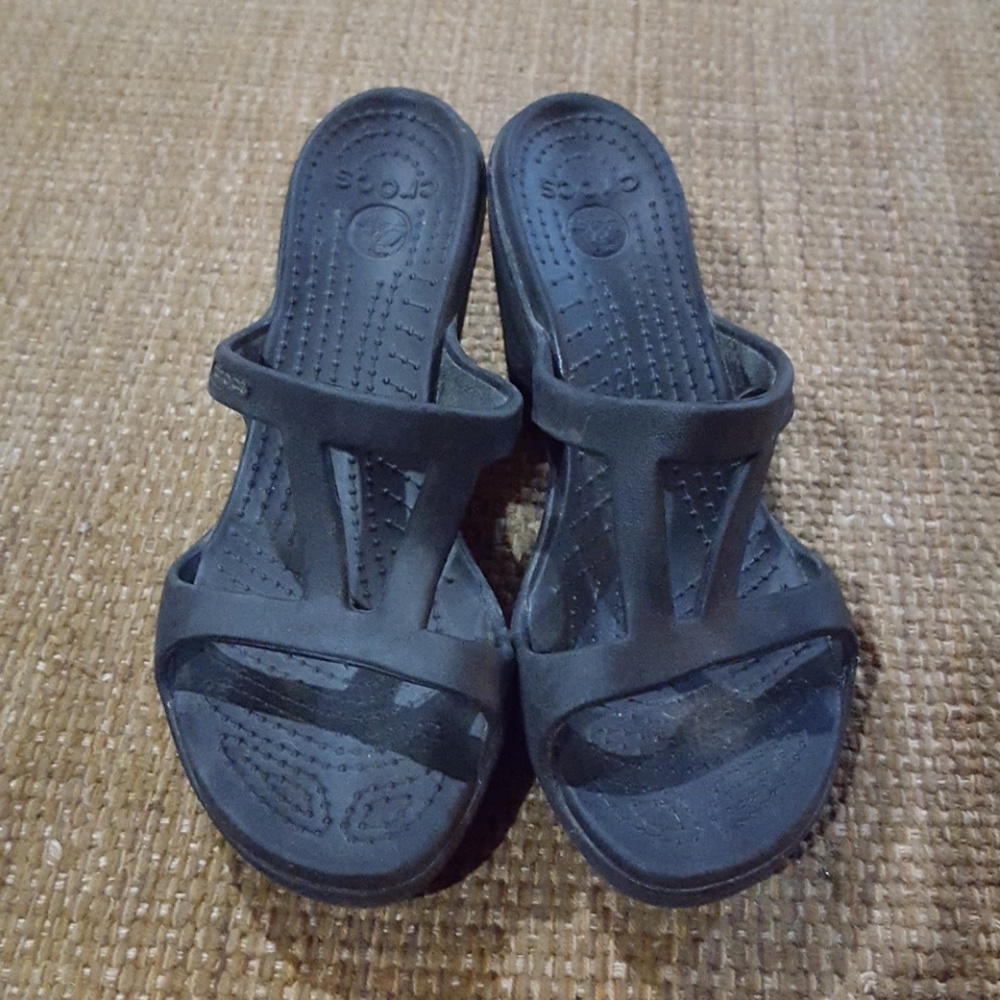 Croc wedges